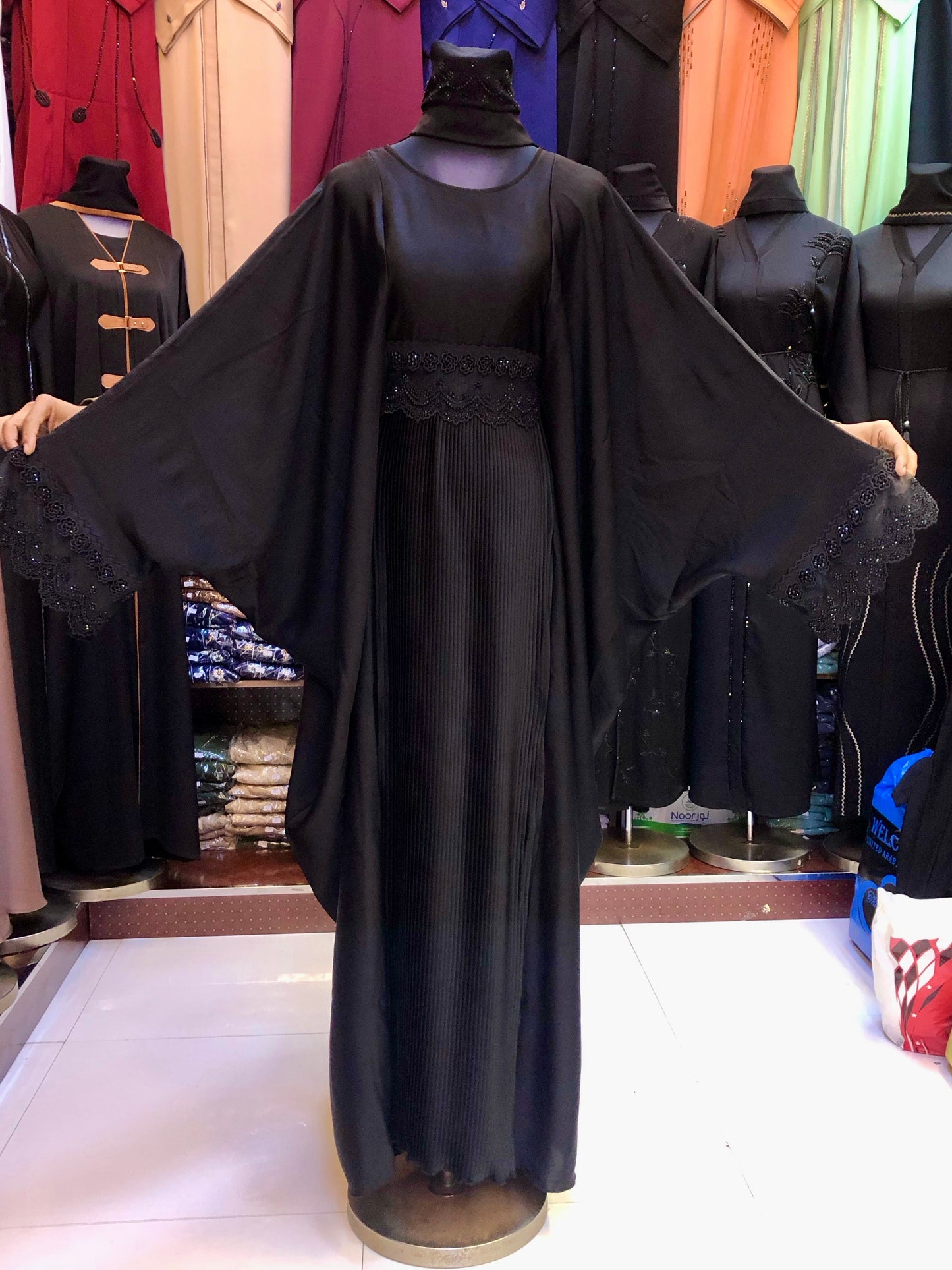 Fasiha Abaya in Black