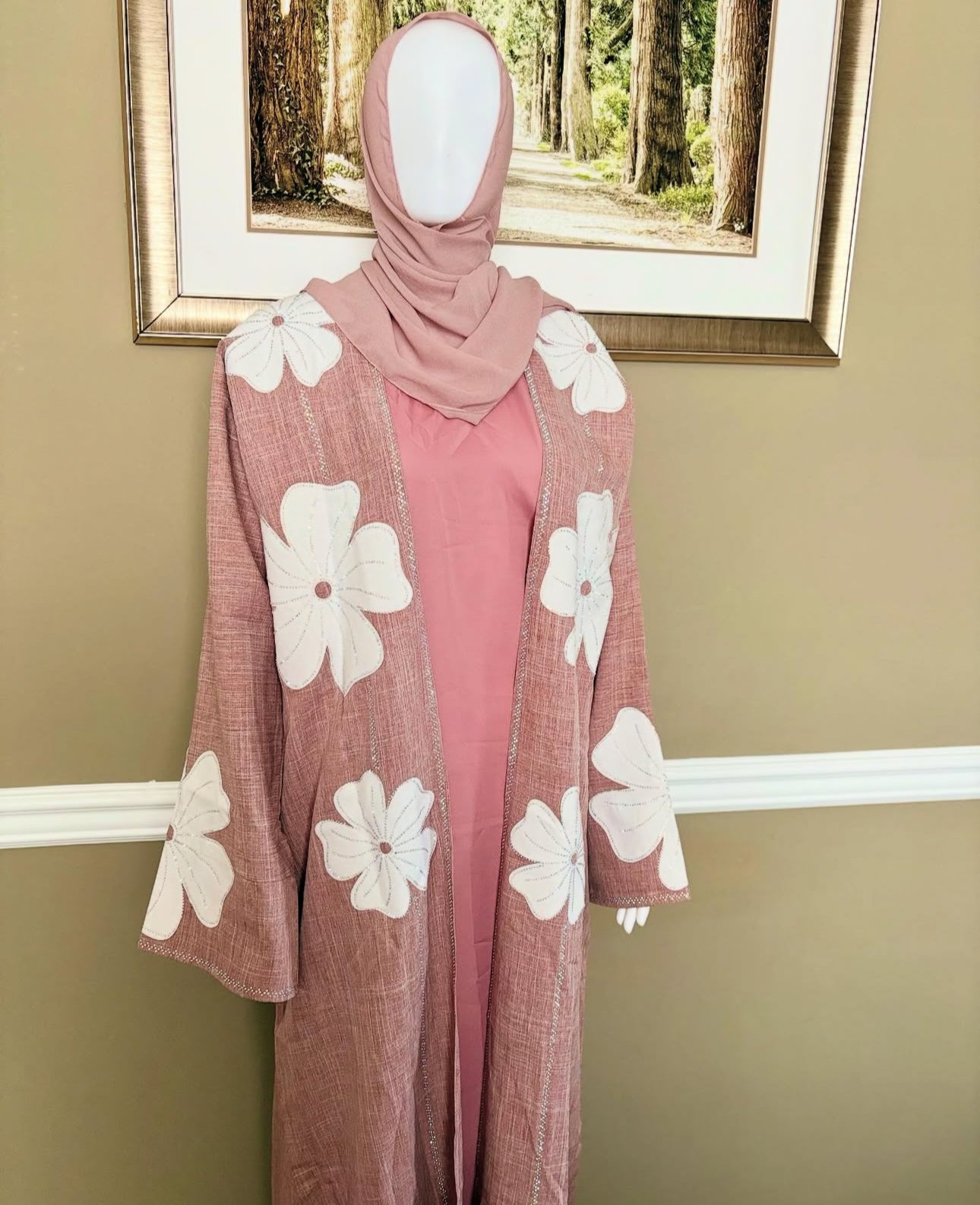 Mena Abaya